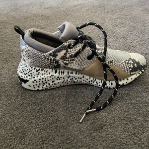 Steve Madden Tennis shoes
